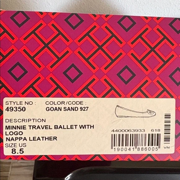 Tory Burch MINNIE TRAVEL BALLET WITH LEATHER LOGO. In Goan Sand. Size 8.5. - Picture 6 of 7